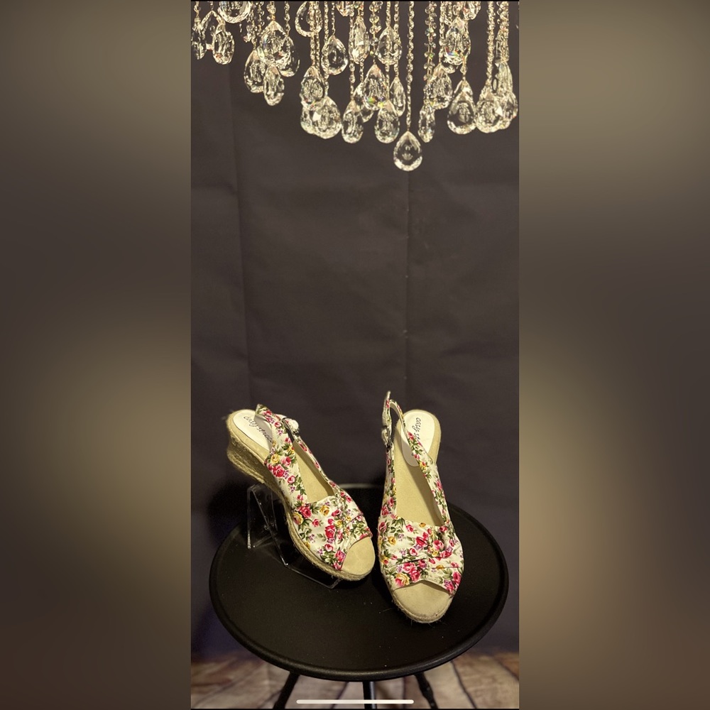 Floral sandals